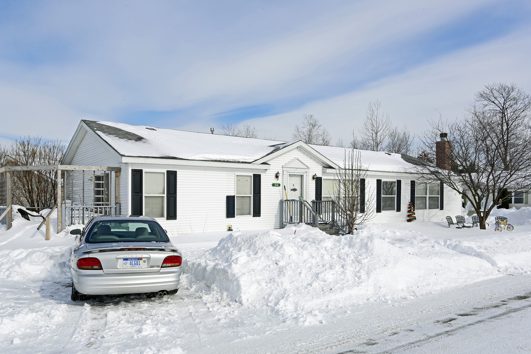 The Lakes MHC in Kimball Township, MI - Building Photo