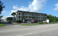 White Lake Apartments in Pinellas Park, FL - Foto de edificio - Building Photo