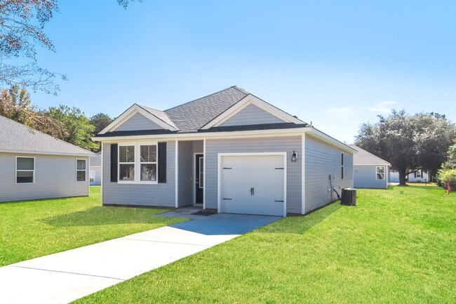 1295 Warrens Way in Manning, SC - Building Photo - Building Photo