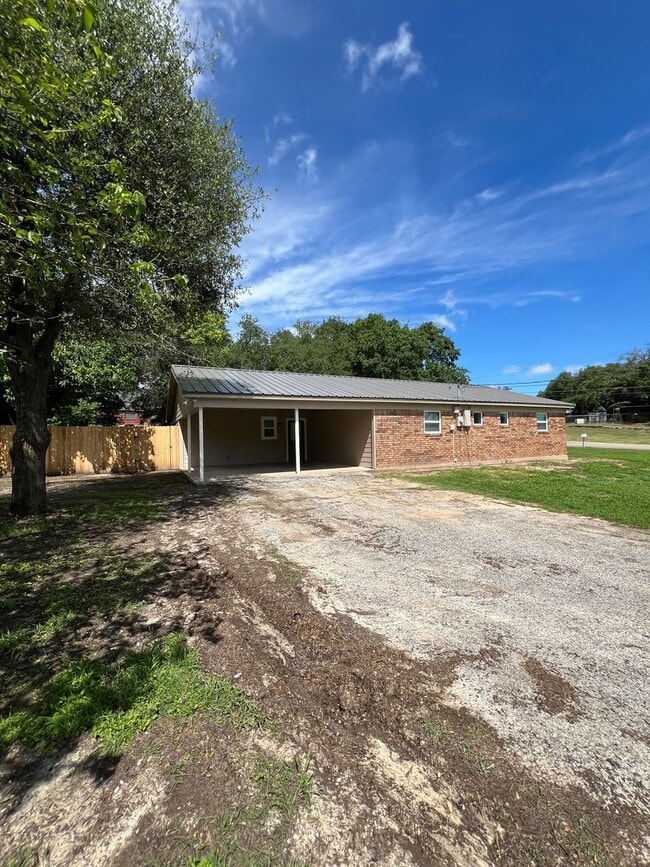 property at 321 W Park Ave