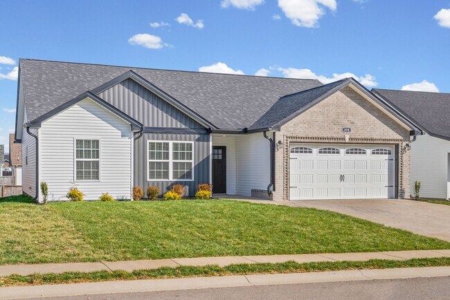 878 Lutz Ln in Clarksville, TN - Building Photo - Building Photo