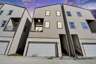 1216 D E 34th St in Houston, TX - Building Photo