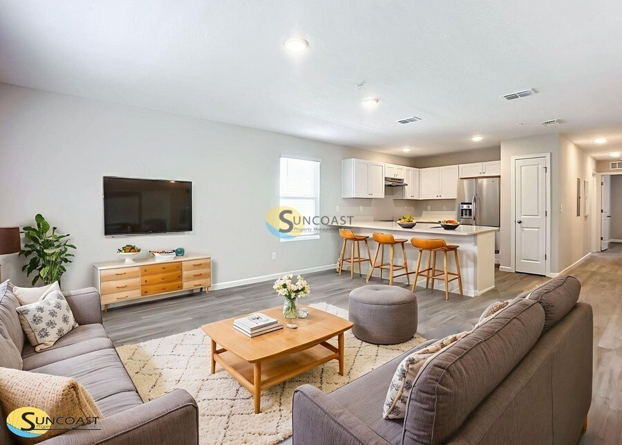 6475 Breezy Oaks Wy in Jacksonville, FL - Building Photo