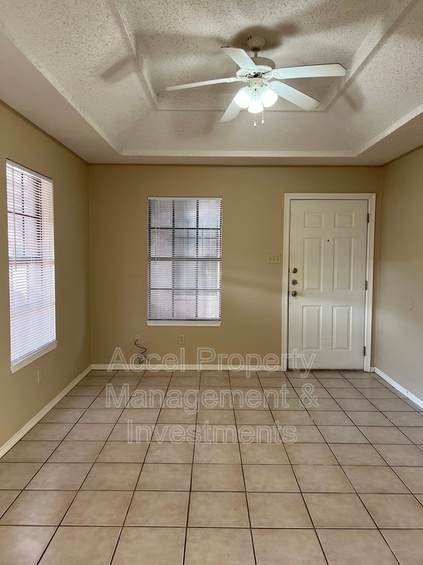 2103 N Paradise Dr in Pharr, TX - Building Photo - Building Photo