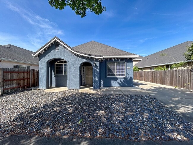 property at 1826 Bedford Dr