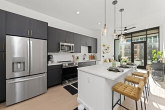 Overlook at Radius Dilworth in Charlotte, NC - Building Photo - Building Photo