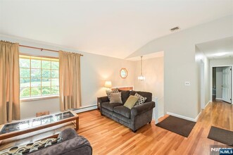 413 Obrien Ct in Wyckoff, NJ - Building Photo - Building Photo