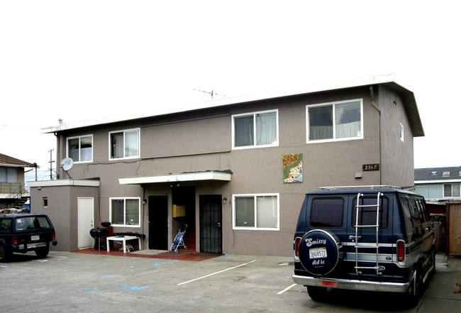 2365-2367 Market Ave in San Pablo, CA - Foto de edificio - Building Photo