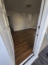 92 Twiss St, Unit 1 in Meriden, CT - Foto de edificio - Building Photo