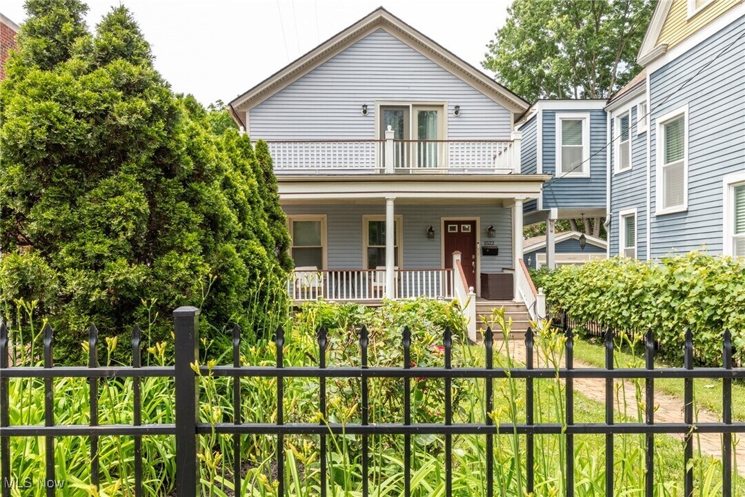 1522 W 32nd St in Cleveland, OH - Building Photo