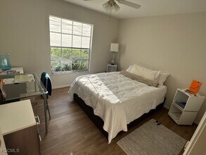 9401 Lennex Ln in Ft. Myers, FL - Building Photo - Building Photo