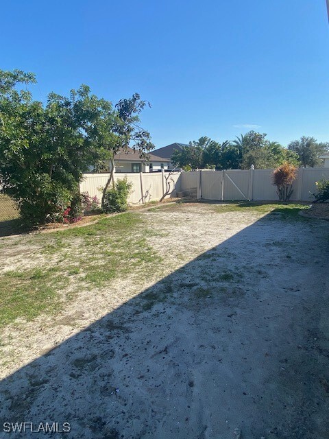 3519 NE 12th Pl in Cape Coral, FL - Foto de edificio - Building Photo