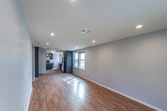 1104 1st St in Galena Park, TX - Building Photo - Building Photo