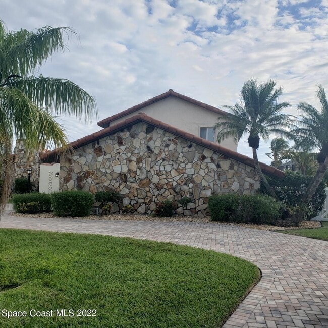 215 Andros Ave in Cocoa Beach, FL - Building Photo - Building Photo