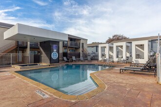 Cityscape in Dallas, TX - Building Photo - Building Photo