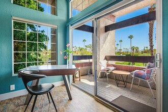 2601 S Broadmoor Dr, Unit 47 in Palm Springs, CA - Building Photo - Building Photo