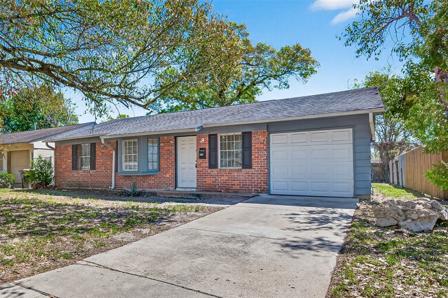 3927 Prudence Dr in Houston, TX - Building Photo - Building Photo