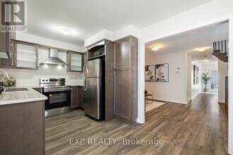 21 Hoover Rd in Brampton, ON - Building Photo - Building Photo