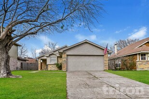 15243 Bedford Glen Dr in Channelview, TX - Building Photo