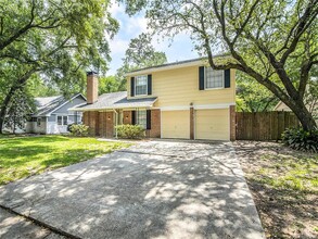 9814 Cantertrot Dr in Humble, TX - Building Photo - Building Photo