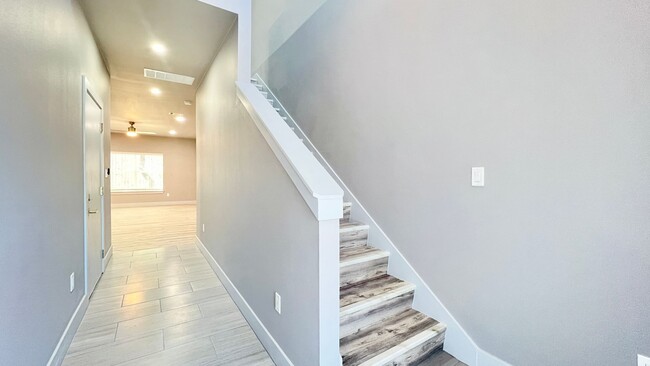 24700 Whitney Dr in Spicewood, TX - Building Photo - Building Photo
