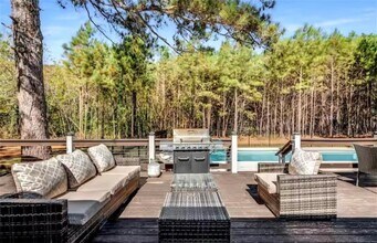 4050 Washington Rd in East Point, GA - Building Photo - Building Photo