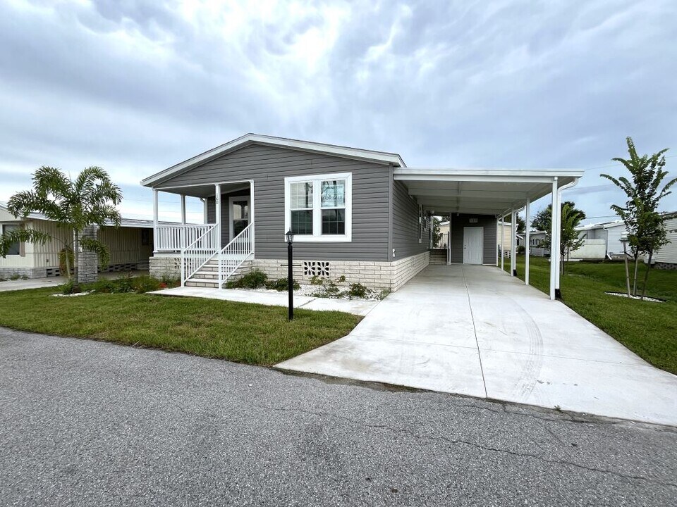 17100 Tamiami Trl in Punta Gorda, FL - Building Photo