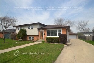 150 E Winthrop Ave in Addison, IL - Building Photo