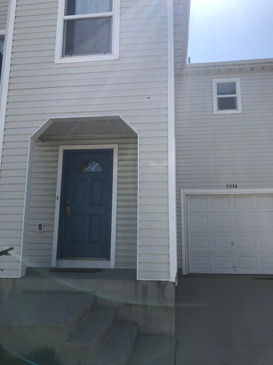 3314 Warren Farm Dr in Fort Collins, CO - Building Photo