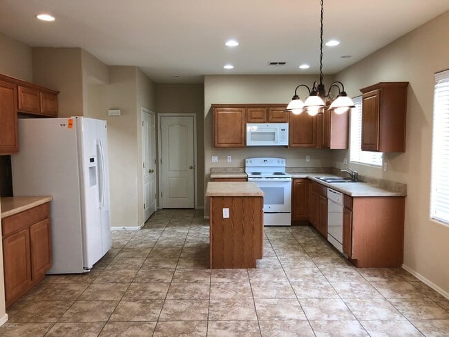 11713 W Lincoln St in Avondale, AZ - Building Photo - Building Photo