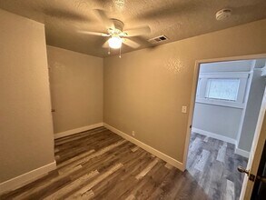 2901 E Olive Ave in Fresno, CA - Building Photo - Building Photo