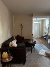 615 W Hancock St, Unit Unit 2 in Detroit, MI - Foto de edificio - Building Photo