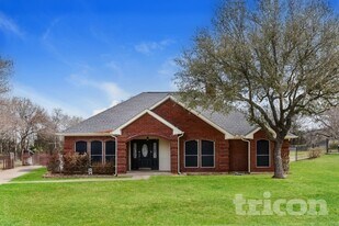 2601 Trail Tree Ct in Burleson, TX - Building Photo
