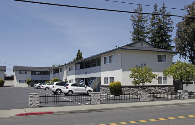 Belle Apartments in San Leandro, CA - Building Photo - Building Photo