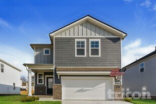 247 W Millbrook Dr in Spring Hill, TN - Building Photo