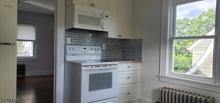 31 Wyckoff Ave in Wyckoff, NJ - Building Photo - Building Photo