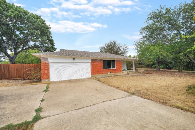 1657 E Campbell Rd