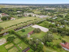 16693 Deer Path Ln in Wellington, FL - Building Photo - Building Photo