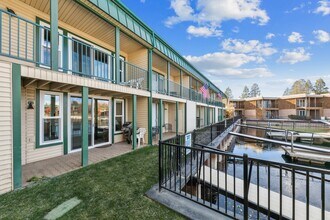 439 Ala Wai Blvd in South Lake Tahoe, CA - Foto de edificio - Building Photo