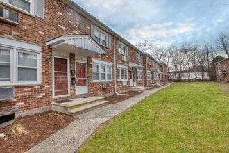 53 Hiltbrand Rd in Bristol, CT - Building Photo - Building Photo