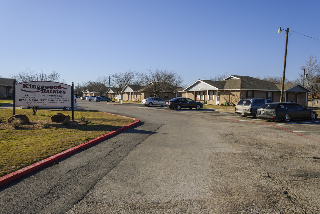 Kingswood Estates in Alvarado, TX - Building Photo