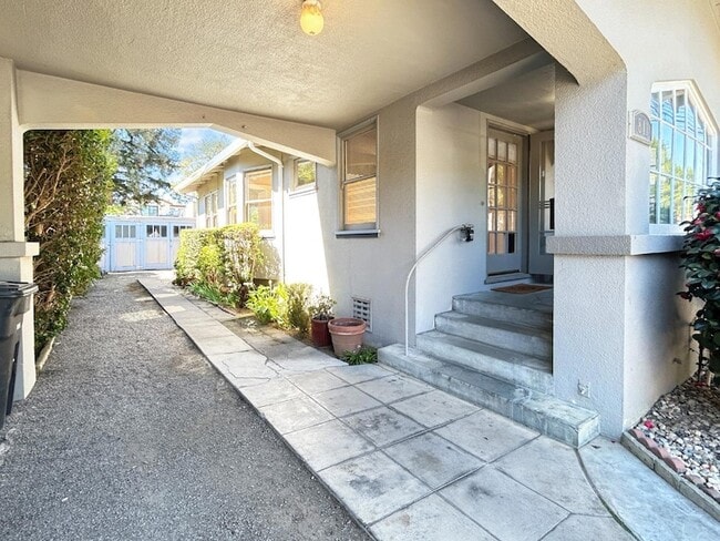 811 Highland Ave in San Mateo, CA - Building Photo - Building Photo