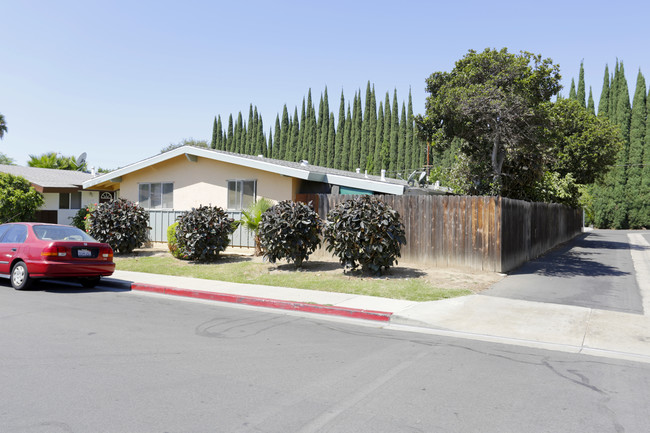 210-214 Preble Dr in Tustin, CA - Building Photo - Building Photo