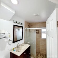 216 Bloomfield Ave in Woodbridge Township, NJ - Building Photo - Building Photo