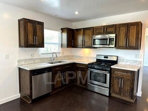 5036 Ladd Ave in Los Angeles, CA - Building Photo - Building Photo