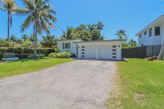360 NE 116th St in Miami, FL - Building Photo - Building Photo