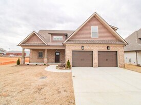 17814 Longleaf Dr in Athens, AL - Building Photo