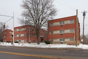 Executive Apartments in Cincinnati, OH - Building Photo