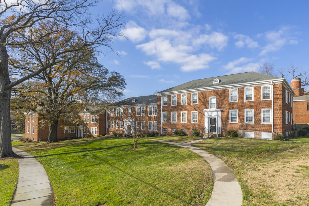 Naylor Gardens in Washington, DC - Building Photo