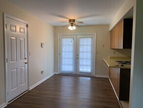 3864 Sundart Dr in Lexington, KY - Foto de edificio - Building Photo